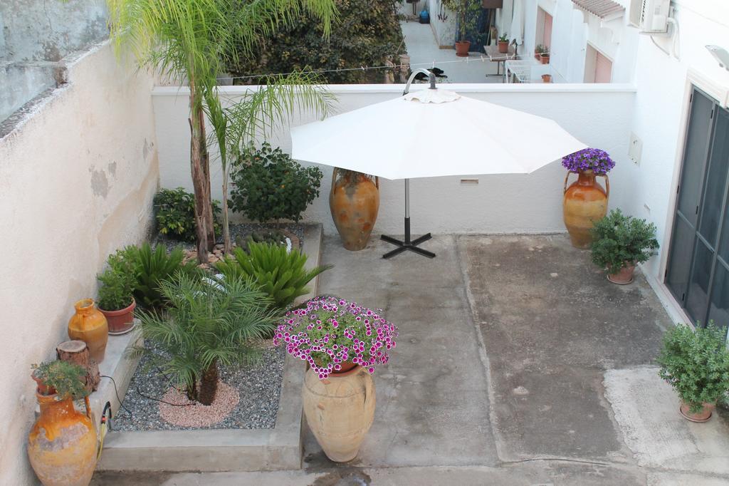 B&B Mari Lu' Maruggio Esterno foto